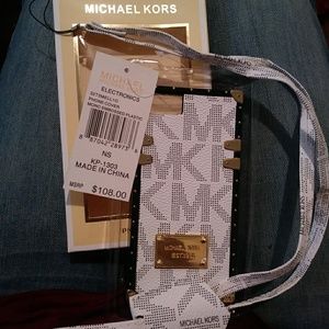 Michael Kors iPhone 7 case